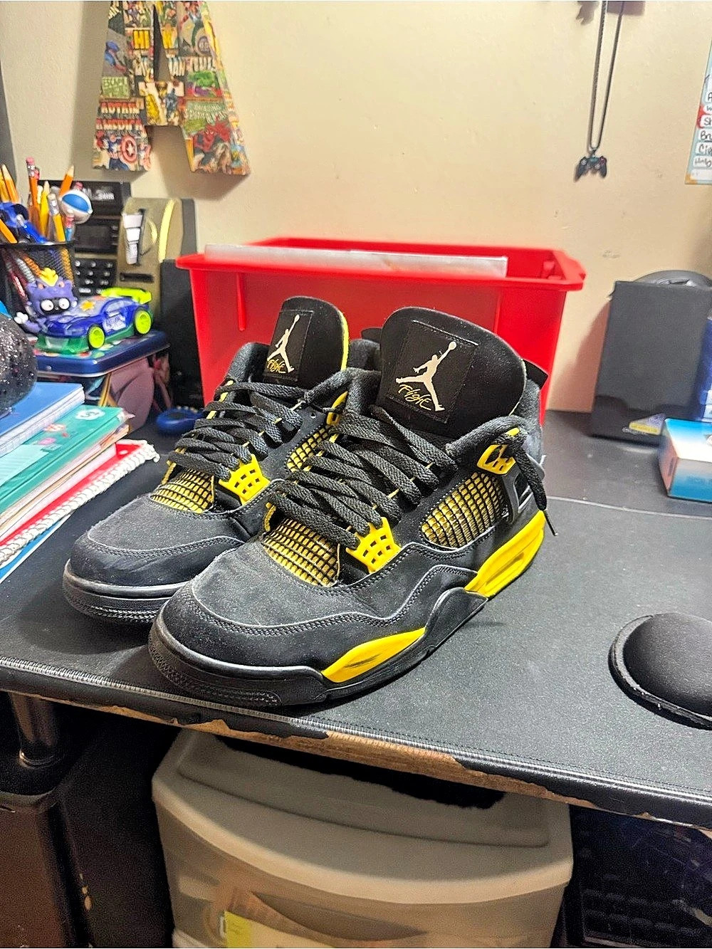 Jordan Air Jordan 4 Retro 'Thunder' Sneakers Black & Yellow US 11.5